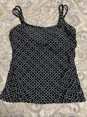 croft & barrow Black and White Geometric tankini top, Size 8 D, great condition